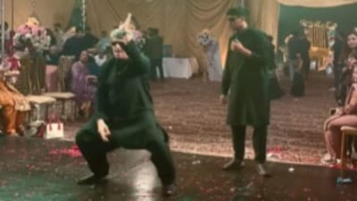 A Pakistani father-son duo captivated the internet with their electrifying dance performance. (Instagram/aminaaly__) A Pakistani father-son duo captivated the internet with their electrifying dance performance. (Instagram/aminaaly__)