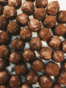 Cocoa Content: The percentage of cocoa in chocolate determines its flavor and health benefits. Dark chocolate with higher cocoa content is richer in antioxidants, which can promote heart health. (Unsplash) Cocoa Content: The percentage of cocoa in chocolate determines its flavor and health benefits. Dark chocolate with higher cocoa content is richer in antioxidants, which can promote heart health. (Unsplash)