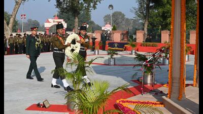 Army Day was observed with a wreath-laying ceremony at the Yodha Yaadgar War Memorial in Bathinda. (HT Photo)