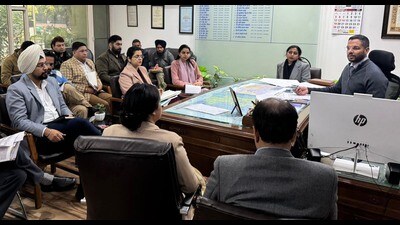 DC Jitendra Jorwal conducting a review meeting regarding the status of projects by the National Highways Authority of India in Ludhiana on Wednesday. (Hindustan Times) DC Jitendra Jorwal conducting a review meeting regarding the status of projects by the National Highways Authority of India in Ludhiana on Wednesday. (Hindustan Times)