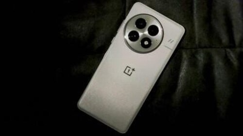 The-OnePlus-13-mobile-phone The-OnePlus-13-mobile-phone
