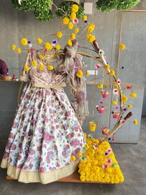 Hanger-style displays for lehengas. (PC: Ferns N Petals) Hanger-style displays for lehengas. (PC: Ferns N Petals)