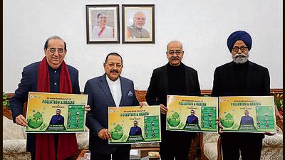 (From left) Dr H k Arora, Union minister Dr Jitendra Singh, Dr Vitull Gupta and DMCH principal Dr Gurpreet Singh Wander unveil the book in Ludhiana on Thursday. (HT Photo)