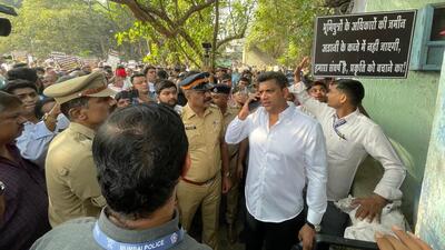Malad residents block land survey for Dharavi residents rehab for the second time