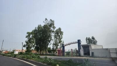 Around 2,000 acres of land notified for this mega project has been used to develop illegal housing projects by land owners thereby disrupting the Yeida’s development plan in the airport’s catchment area, said officials. (Vinod Rajput/HT Photo)