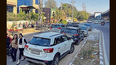 In December, the HC had asked the MC to come up with a solution for the issue of roadside parking by hotel customers (HT File) In December, the HC had asked the MC to come up with a solution for the issue of roadside parking by hotel customers (HT File)