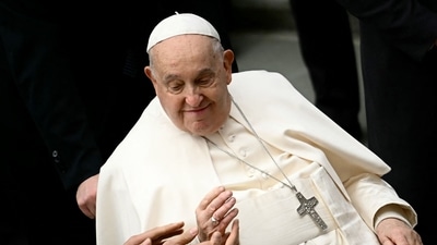 Pope Francis is acknologed by faithfuls as he holds the weekly general audience in the Paul VI hall at the Vatican on January 15, 2025. (AFP) Pope Francis is acknologed by faithfuls as he holds the weekly general audience in the Paul VI hall at the Vatican on January 15, 2025. (AFP)