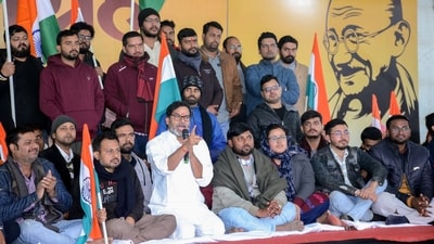 Jan Suraaj Party Chief Prashant Kishor addresses the gathering after ending his hunger strike demanding the cancellation of the BPSC 70th Integrated Combined Competitive Examination (CCE) exam over the alleged paper leak, in Patna on Thursday. (ANI)