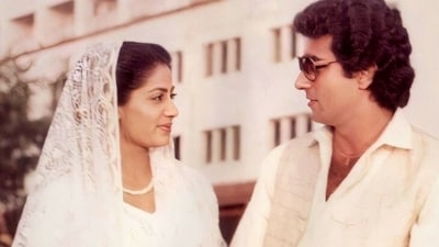 Raj Babbar and Smita Patil were married from 1983-86. Raj Babbar and Smita Patil were married from 1983-86.