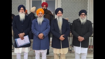 Rebel Akali leaders on Thursday met Akal Takht jathedar Giani Raghbir Singh here and alleged that the leaders of the Sukhbir Singh Badal camp had made a false statement that he (Giani Raghbir Singh) was convinced by their viewpoint that the implementation of the seven-member Akal Takht panel will lead the party into a legal trouble and the jathedar allowed them to act as per the party constitution. (Sameer Sehgal/HT) Rebel Akali leaders on Thursday met Akal Takht jathedar Giani Raghbir Singh here and alleged that the leaders of the Sukhbir Singh Badal camp had made a false statement that he (Giani Raghbir Singh) was convinced by their viewpoint that the implementation of the seven-member Akal Takht panel will lead the party into a legal trouble and the jathedar allowed them to act as per the party constitution. (Sameer Sehgal/HT)