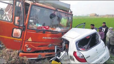 The collision site on the Chandigarh Road near Hoshiarpur’s Noorpur Jattan on Thursday. (HT PHOTO)