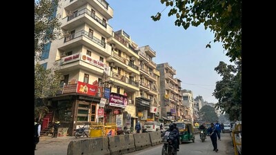 The department of town and country planning has issued 300 fresh show cause notices to property owners in DLF phase-3 for illegal constructions, violations and allowing illegal commercial establishments. (HT PHOTO) The department of town and country planning has issued 300 fresh show cause notices to property owners in DLF phase-3 for illegal constructions, violations and allowing illegal commercial establishments. (HT PHOTO)