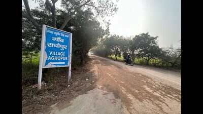 The proposal to upgrade the road connecting the Upper Dwarka Expressway with Najafgarh Road is expected to get delayed, officials said on Thursday. (HT PHOTO) The proposal to upgrade the road connecting the Upper Dwarka Expressway with Najafgarh Road is expected to get delayed, officials said on Thursday. (HT PHOTO)