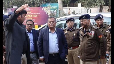 UP chief secretary Manoj Kumar Singh and DGP Prashant Kumar reviewing preparations at Mahakumbh Nagar on Thursday for the second Amrit Snan on January 29 (Mauni Amavasya). (HT Photo) UP chief secretary Manoj Kumar Singh and DGP Prashant Kumar reviewing preparations at Mahakumbh Nagar on Thursday for the second Amrit Snan on January 29 (Mauni Amavasya). (HT Photo)