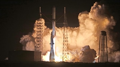 A Blue Origin New Glenn rocket lifts off (Photo by Gregg Newton / AFP) (AFP) A Blue Origin New Glenn rocket lifts off (Photo by Gregg Newton / AFP) (AFP)