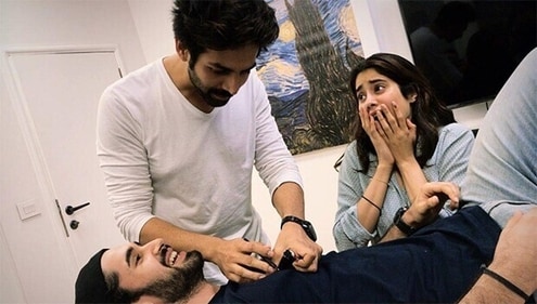 Kartik Aaryan, Janhvi Kapoor and Lakshya on Dostana 2 set Kartik Aaryan, Janhvi Kapoor and Lakshya on Dostana 2 set