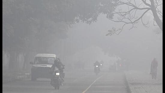 Relief unlikely until next week as foggy conditions are expected to continue till then in Chandigarh, says IMD. (Ravi Kumar/HT)