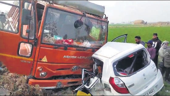 The collision site on the Chandigarh Road near Hoshiarpur’s Noorpur Jattan on Thursday. (HT PHOTO)