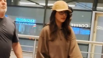 Priyanka Chopra arrived in Hyderabad dressed in a cosy, ultimate winter look. Priyanka Chopra arrived in Hyderabad dressed in a cosy, ultimate winter look.