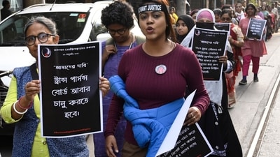 Reclaim The Night United and Abhaya Mancha organized a rally from Subodh mallick Square to College Street demand justice for the alleged brutal rape and murder of a junior doctor of RG Kar Hospital in Kolkata on Thursday. (Samir Jana/ Hindustan Times) Reclaim The Night United and Abhaya Mancha organized a rally from Subodh mallick Square to College Street demand justice for the alleged brutal rape and murder of a junior doctor of RG Kar Hospital in Kolkata on Thursday. (Samir Jana/ Hindustan Times)