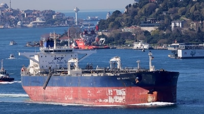 As U.S. sanctions are predicted to affect supply from Russia, Indian Oil Corp (IOC), the nation's largest refiner, has purchased 7 million barrels of spot Middle Eastern and African crude oil through bids, including a unique acquisition of Abu Dhabi's Murban. (REUTERS/Yoruk Isik)