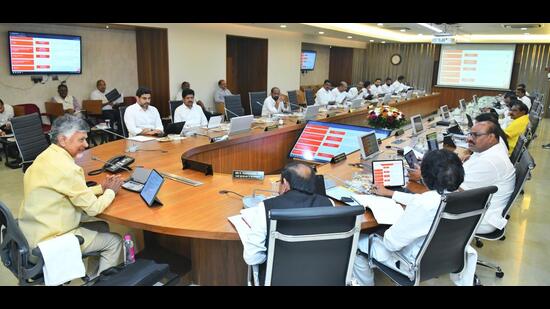 Briefing reporters after the cabinet meeting, state information and public relations minister Kolusu Parthasarathy said the cabinet decided to rationalise 11,162 village secretariats and 3,842 ward secretariats established by the previous YSR Congress party government and readjust their staff. (HT PHOTO)