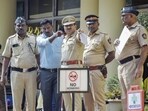 Saif Ali Khan attack case: Forensic team and police personnel at the site after an intruder attacked Actor Saif Ali Khan, at Satguru Sharan building, in Mumbai on Thursday. (Representative)