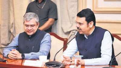 Fadnavis gives push to integrated ticketing system for MMR Fadnavis gives push to integrated ticketing system for MMR