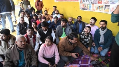 Protestors at a dharna demanding the re-exam of BPSC 70th Integrated Combined Competitive Examination (CCE) 2024 in Patna (Santosh Kumar) Protestors at a dharna demanding the re-exam of BPSC 70th Integrated Combined Competitive Examination (CCE) 2024 in Patna (Santosh Kumar)