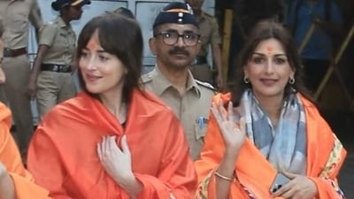 Dakota Johnson came to India with her boyfriend Chris Martin recently. Dakota Johnson came to India with her boyfriend Chris Martin recently.