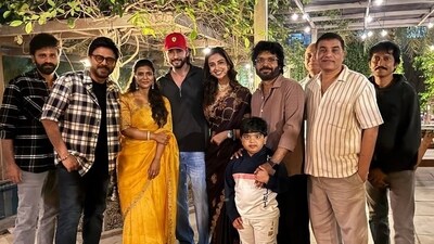 Mahesh Babu celebrate the success of Sankranthiki Vasthunam. Mahesh Babu celebrate the success of Sankranthiki Vasthunam.