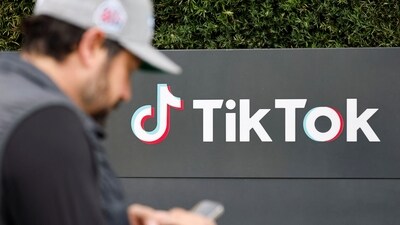 TikToker and "newsfluencer" Joe Andaloro, who goes by the TikTok handle @joy.of.everything, films a TikTok video outside the U.S. headquarters of the social media company TikTok in Culver City, California, U.S. January 18, 2025.    (REUTERS)