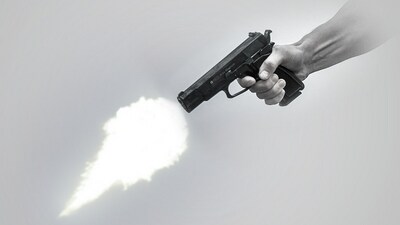 Four armed assailants, arriving in a vehicle without license plates, attacked the staff by throwing chili powder at a security guard and he was shot dead in Bidar. Four armed assailants, arriving in a vehicle without license plates, attacked the staff by throwing chili powder at a security guard and he was shot dead in Bidar.