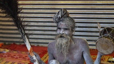 Over seven crore devotees, Kalpavasis, have taken a sacred bath at the Triveni Sangam, the gathering point of the Ganga, Yamuna, and Saraswati rivers. (Hindustan Times/Deepak Gupta)