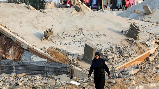 After sirens sounded throughout the city and central Israel on Saturday morning, the Israeli military said a projectile had been fired from Yemen, and AFP journalists reported hearing explosions above Jerusalem. (AFP/Eyad BABA)