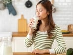 womandrinkmilk384