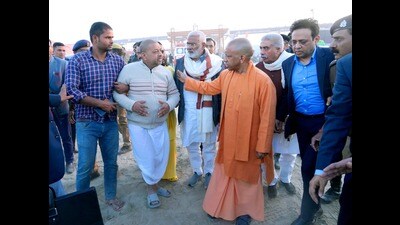 CMYogi Adityanath at the site after a fire broke out in the Geeta Press camp of the Mahakumbh on Sunday. (Anil Kumar Maurya/HT) CMYogi Adityanath at the site after a fire broke out in the Geeta Press camp of the Mahakumbh on Sunday. (Anil Kumar Maurya/HT)