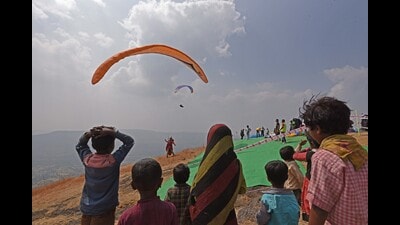 On January 9, a tourist from Andhra Pradesh was killed in a paragliding crash at Raison in Manali. Several paragliding mishaps have taken place in the state. (Picture only for representational purpose) On January 9, a tourist from Andhra Pradesh was killed in a paragliding crash at Raison in Manali. Several paragliding mishaps have taken place in the state. (Picture only for representational purpose)