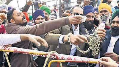 Residents of Bagga Kalan village during a protest near the biogas plant in Ludhiana on Sunday (HT Photo)
