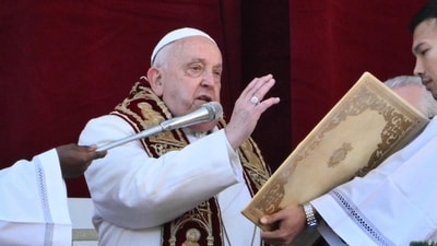 Pope Francis welcomed mediators and asked for the return of captives and more humanitarian supplies, calling for a truce in Gaza to be "immediately respected" on Sunday. (AFP) Pope Francis welcomed mediators and asked for the return of captives and more humanitarian supplies, calling for a truce in Gaza to be "immediately respected" on Sunday. (AFP)