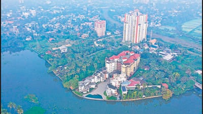The India Infrastructure Report 2023 noted that some projects taken up under the Smart Cities Mission were not adequate to house people. A TOD section in Kochi (above), Kerala. (Shutterstock)
