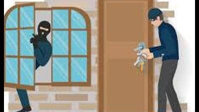 The accused targeted two medical stores and a salon. (HT File)
