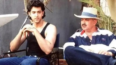 Hrithik Roshan and Rakesh Roshan on the sets of Kaho Naa Pyaar Hai. Hrithik Roshan and Rakesh Roshan on the sets of Kaho Naa Pyaar Hai.