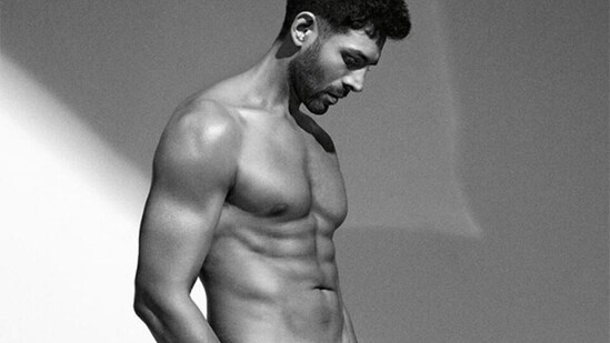 Kartik Aaryan transformed his body for his role in Chandu Champion.