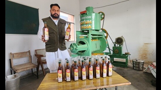 Some 300-odd farmers from Sangat block in Bathinda district have formed a farmers producers’ organisation (FPO) to present a model to boost oilseed cultivation and make crop diversion a sustainable effort at the micro level.
