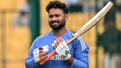 India's Rishabh Pant warms up (AFP) India's Rishabh Pant warms up (AFP)