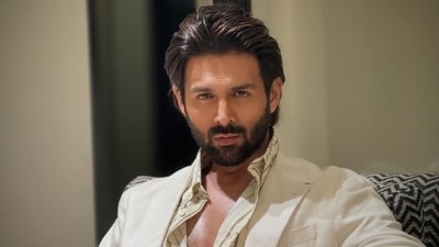 Kartik Aaryan talks about losing roles to industry insiders. Kartik Aaryan talks about losing roles to industry insiders.