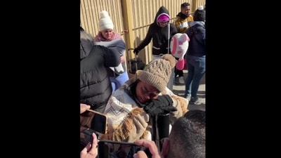 In a heartbreaking video, a Mexican woman is seen crying after reportedly learning that her CBP1 parole appointment is invalid. (X/@arelisrhdz) In a heartbreaking video, a Mexican woman is seen crying after reportedly learning that her CBP1 parole appointment is invalid. (X/@arelisrhdz)