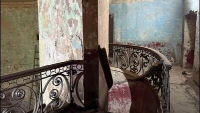 Nowhere else in the city might anyone experience a sight as haunting as Jagat, closed since 2004. (HT Photo)