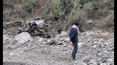 The mangled remains of the vehicle. (HT Photo)